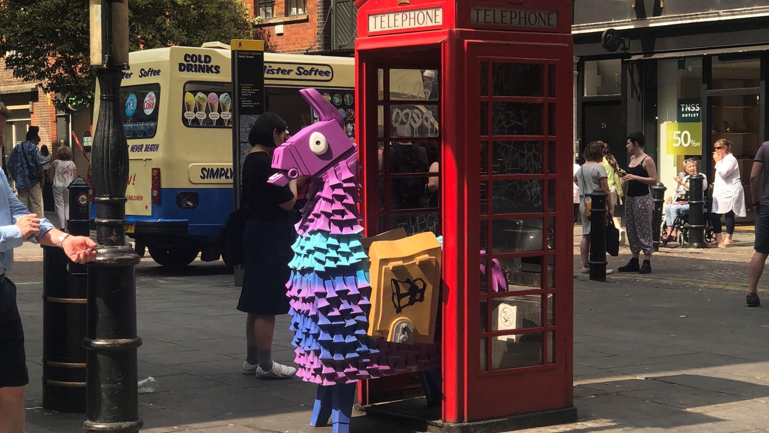 Fortnite Llamas in Europe