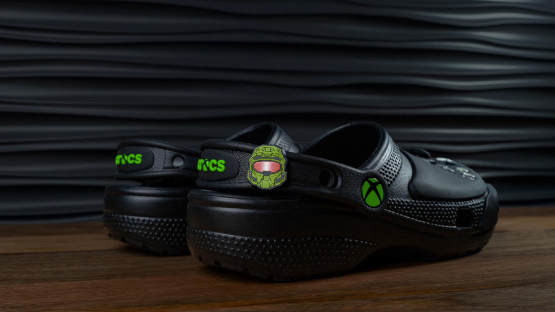 xbox crocs 1