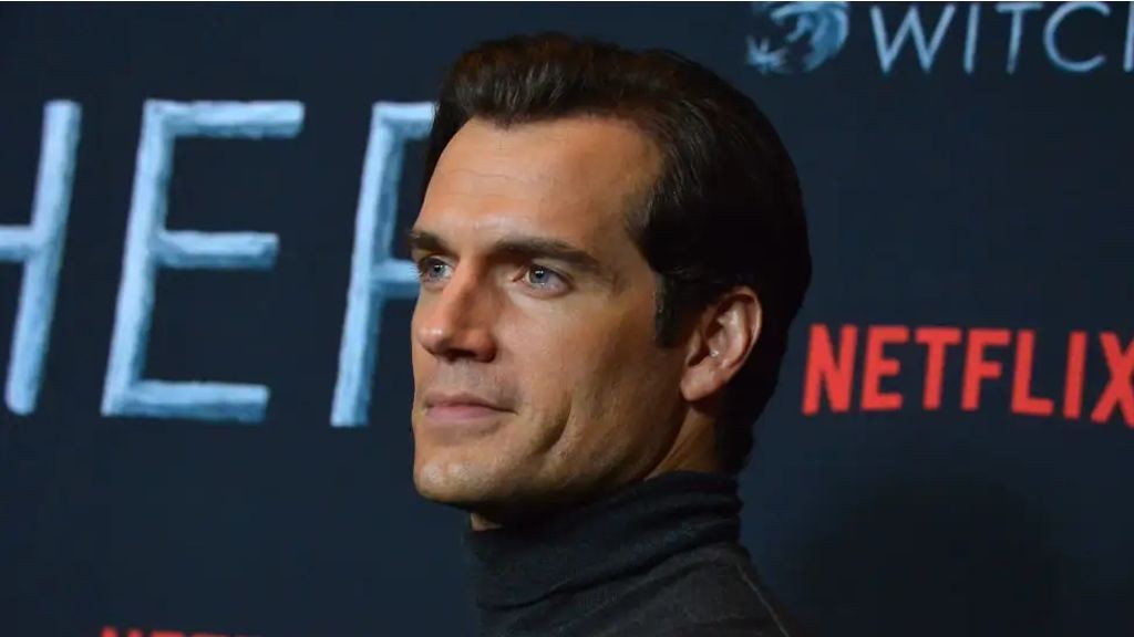 Ο Henry Cavill διορθώνει τηλεοπτικό παρουσιαστή σχετικά με το Warhammer Ο Henry Cavill διορθώνει τηλεοπτικό παρουσιαστή σχετικά με το Warhammer