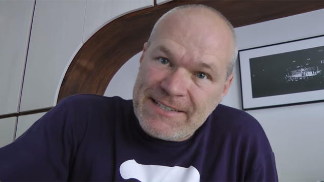 Ο σκηνοθέτης Uwe Boll βρίζει σκληρά τους fans! Ο σκηνοθέτης Uwe Boll βρίζει σκληρά τους fans!