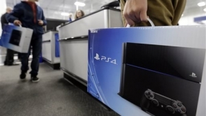 PS4: Οι τιμές, τα games και τα περιφερειακά