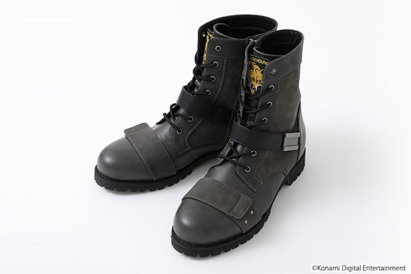 Μπότες, σακίδιο, μπουφάν και ρολόι Metal Gear Solid