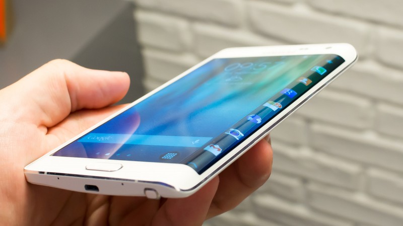 Galaxy S6 curved, Moto E και νέο iPhone Galaxy S6 curved, Moto E και νέο iPhone
