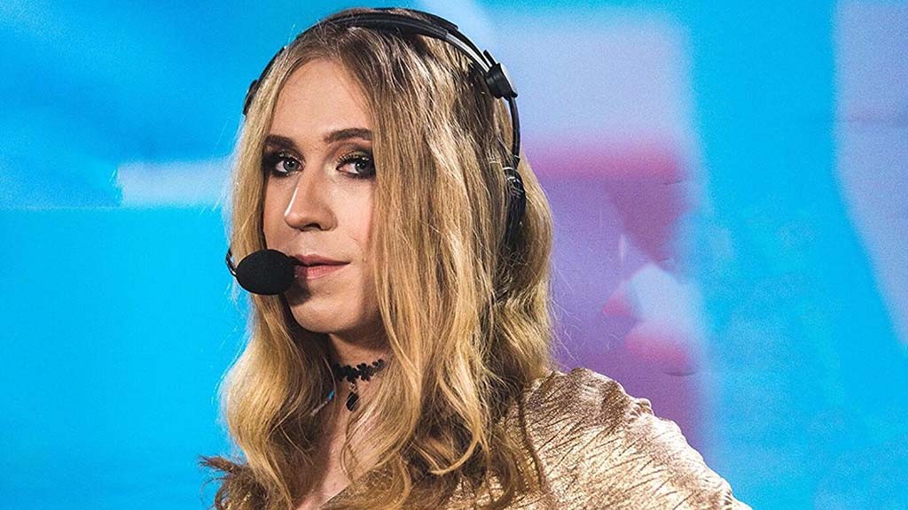 Η Emi Captain Fluke είναι η πρώτη τρανς eSports caster Η Emi Captain Fluke είναι η πρώτη τρανς eSports caster