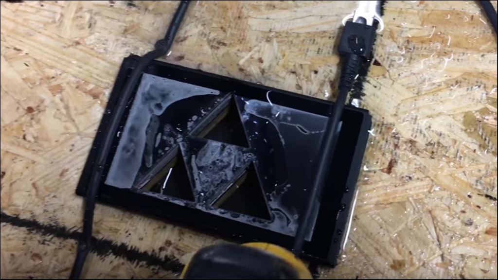 Μηχανικοί σκάλισαν ένα Triforce στο Switch με Waterjet