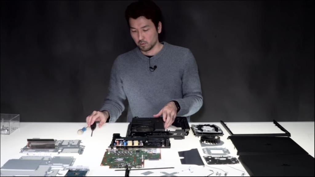 Κάνοντας βίδες ένα PS4 Pro Κάνοντας βίδες ένα PS4 Pro