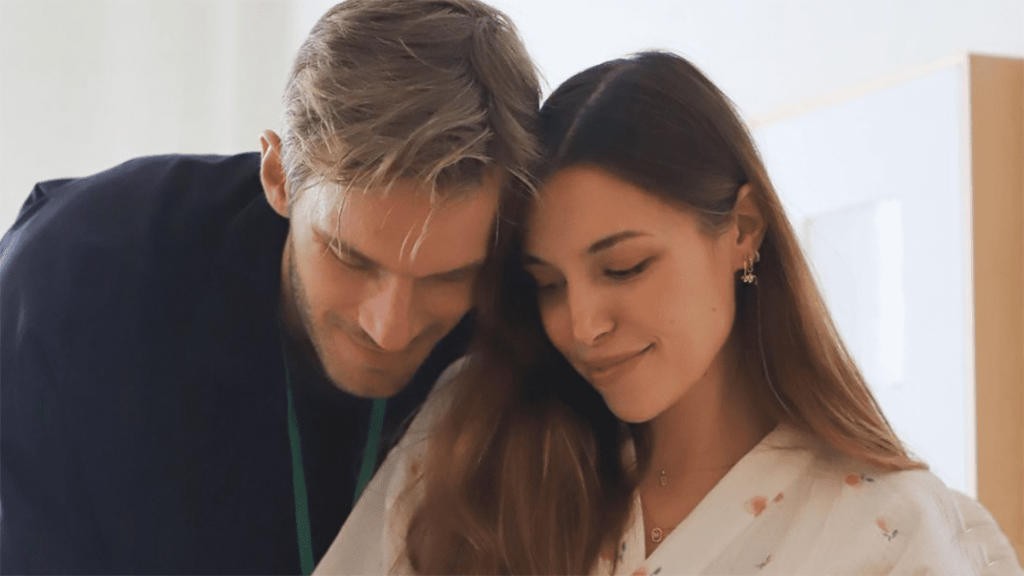 Η σύζυγος του PewDiePie έφερε στον κόσμο το πρώτο τους παιδί Η σύζυγος του PewDiePie έφερε στον κόσμο το πρώτο τους παιδί