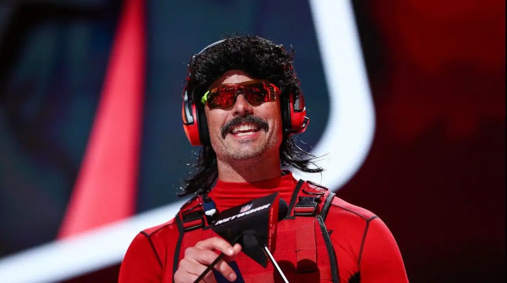 Ο Dr. Disrespect επανήλθε online 36 μέρες αφού παραδέχτηκε τα ακατάλληλα μηνύματα που έστελνε σε ανήλικη Ο Dr. Disrespect επανήλθε online 36 μέρες αφού παραδέχτηκε τα ακατάλληλα μηνύματα που έστελνε σε ανήλικη