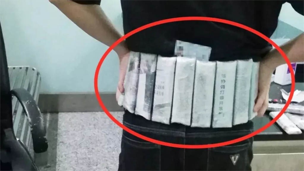 Κινέζος έκρυψε 240 CPUs κάτω από τα ρούχα του και προσπάθησε να περάσει από τελωνείο