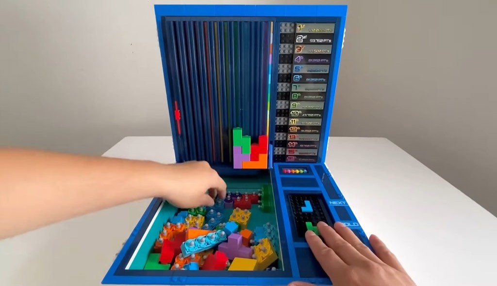Παίζοντας Tetris in real-life με τουβλάκια Lego