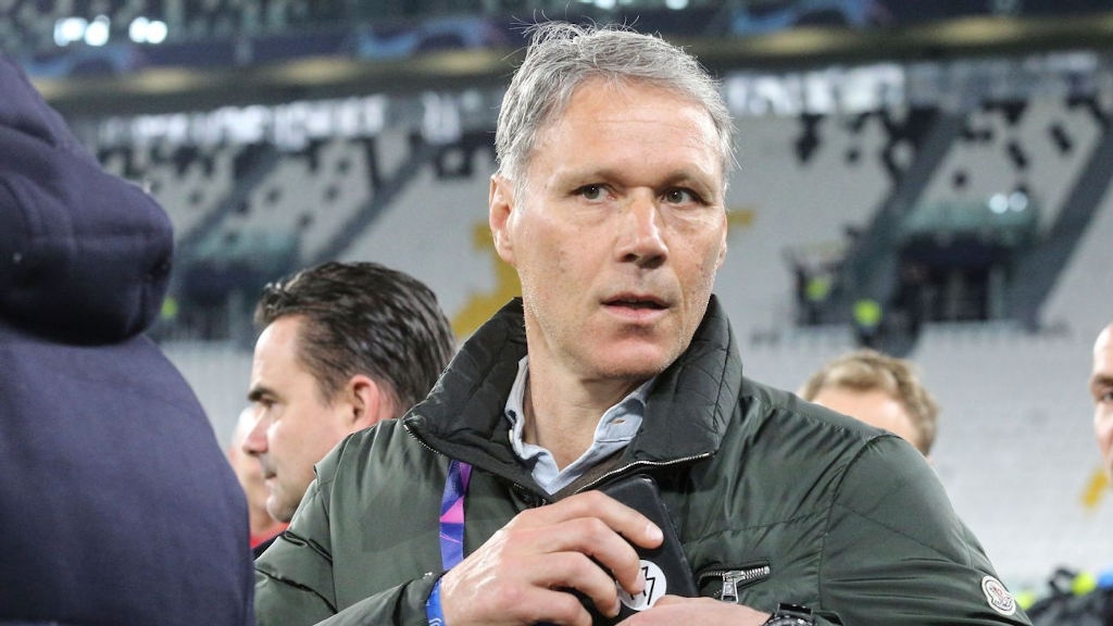 Η EA αποσύρει τις κάρτες του Van Basten από το FIFA 20 μετά τον ναζιστικό χαιρετισμό του