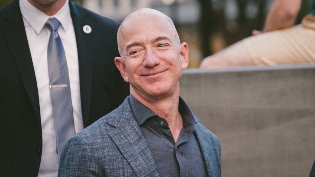Ο Jeff Bezos αποχώρησε από την θέση του διευθύνοντα σύμβουλου της Amazon
