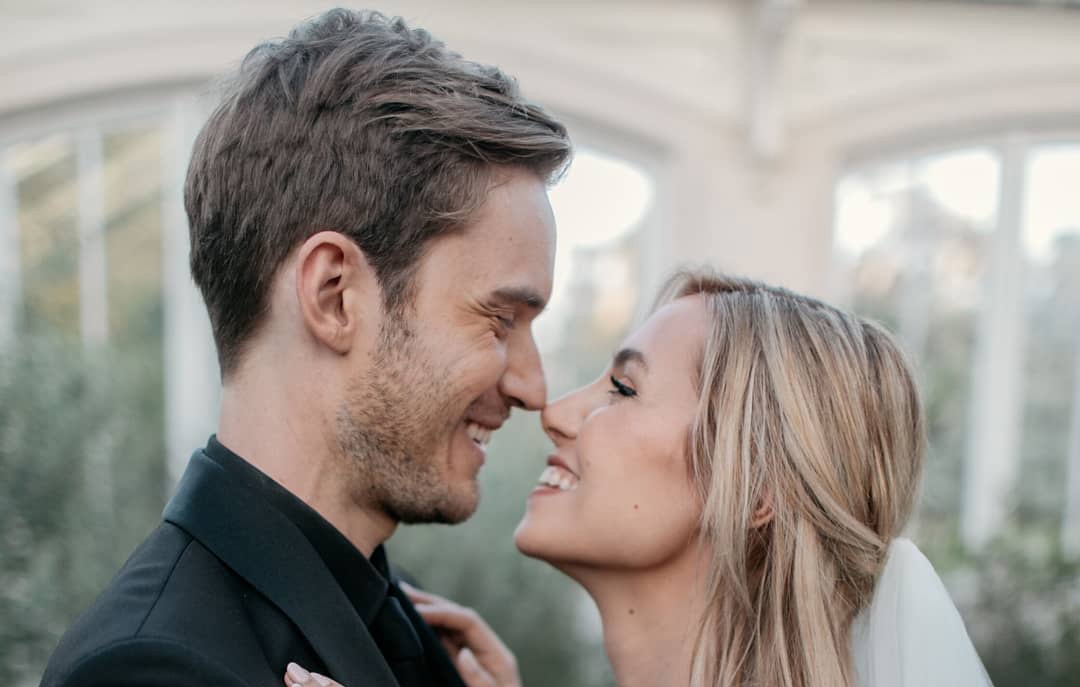 Ο Pewdiepie παντρεύτηκε την Marzia Ο Pewdiepie παντρεύτηκε την Marzia