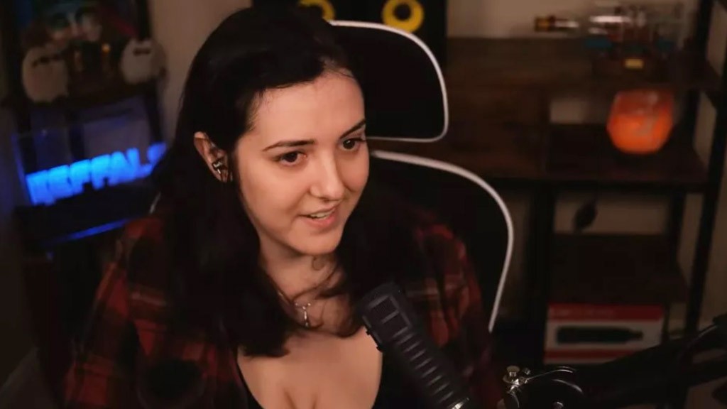Η τραvς streamer Clara Sorrenti (Keffals) λέει ότι το Twitch της έριξε ban γιατί έδειχνε τρανσφοβικές προσβολές που της έλεγαν Η τραvς streamer Clara Sorrenti (Keffals) λέει ότι το Twitch της έριξε ban γιατί έδειχνε τρανσφοβικές προσβολές που της έλεγαν