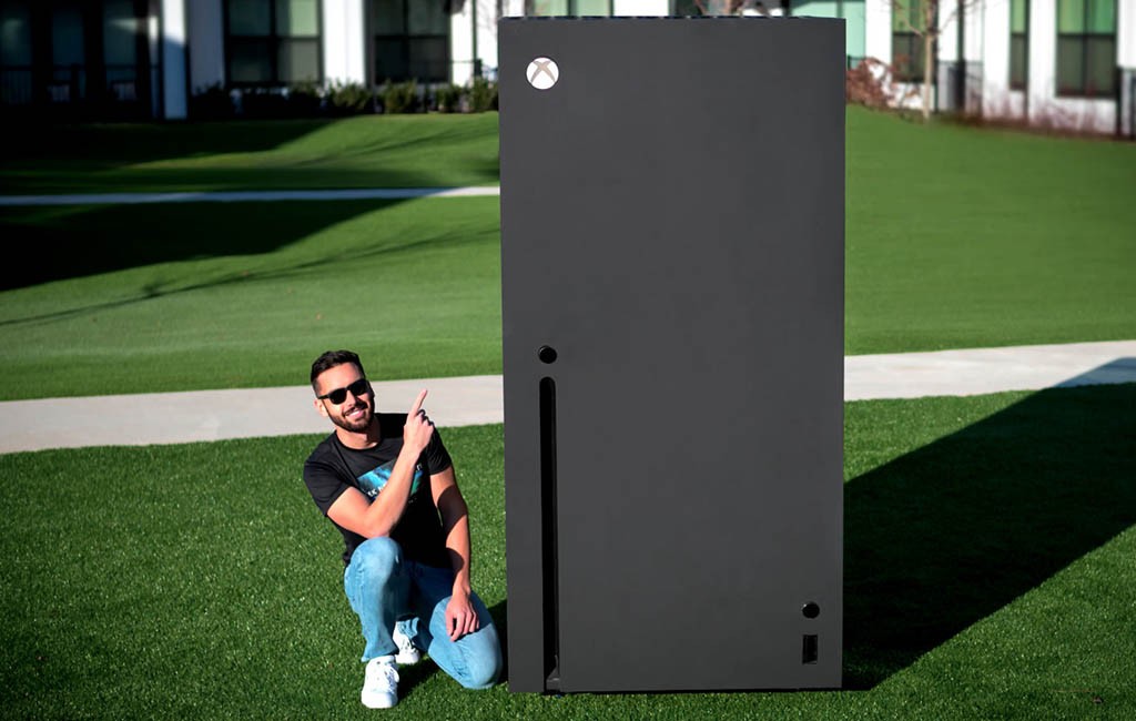 YouTuber έφτιαξε Xbox Series X σε μέγεθος τεράστιου ψυγείου