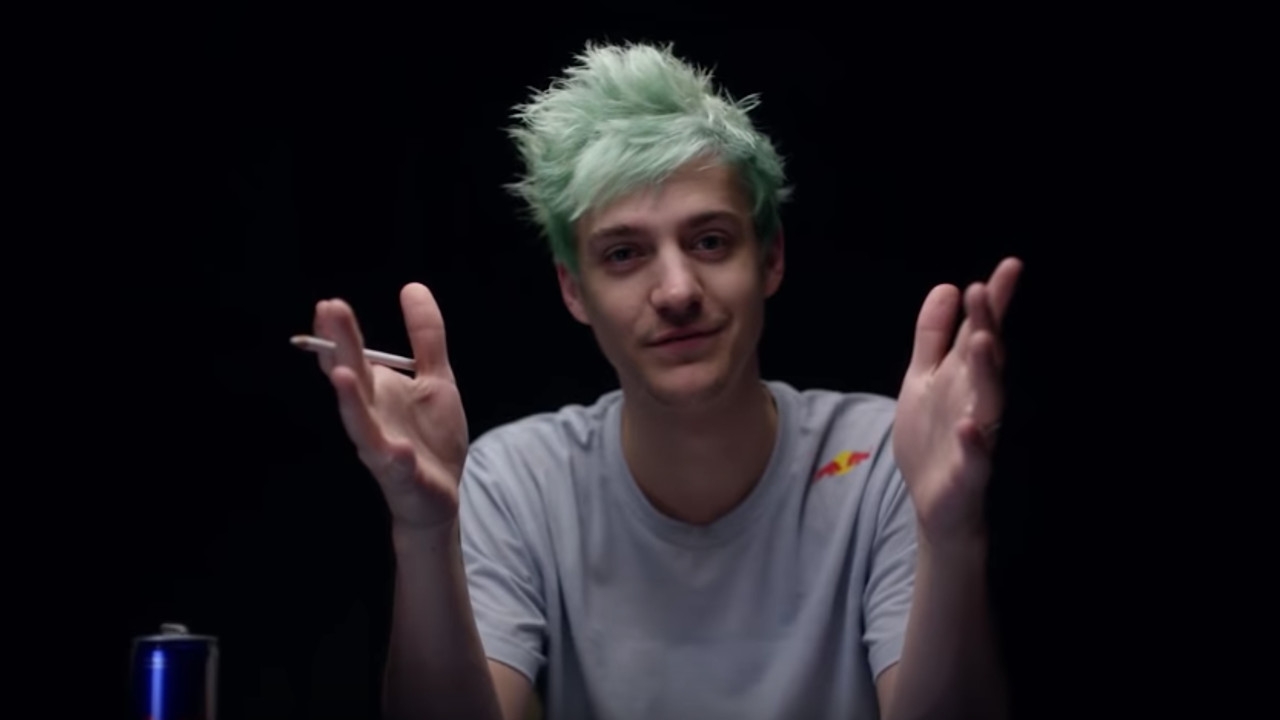 Ο Ninja επιτίθεται σε όσους ζητούν πίσω "τον παλιό Ninja" Ο Ninja επιτίθεται σε όσους ζητούν πίσω "τον παλιό Ninja"