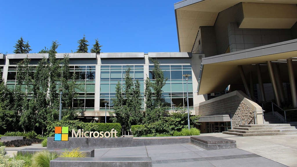 Η Microsoft θα ανοίξει εν μέρει ξανά τα γραφεία της από τις 29 Μαρτίου