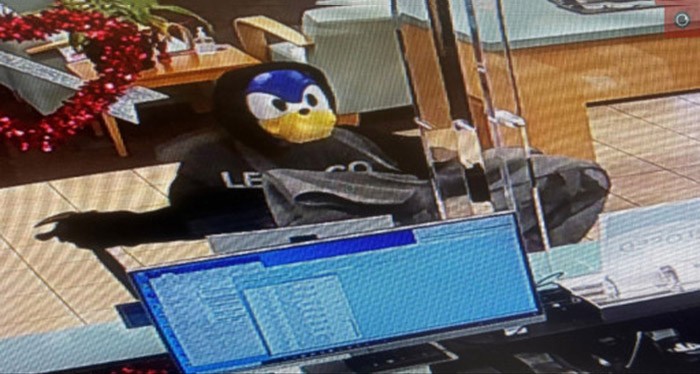 Ληστής στην Αμερική επιχείρησε να κλέψει τράπεζα φορώντας μάσκα Sonic!
