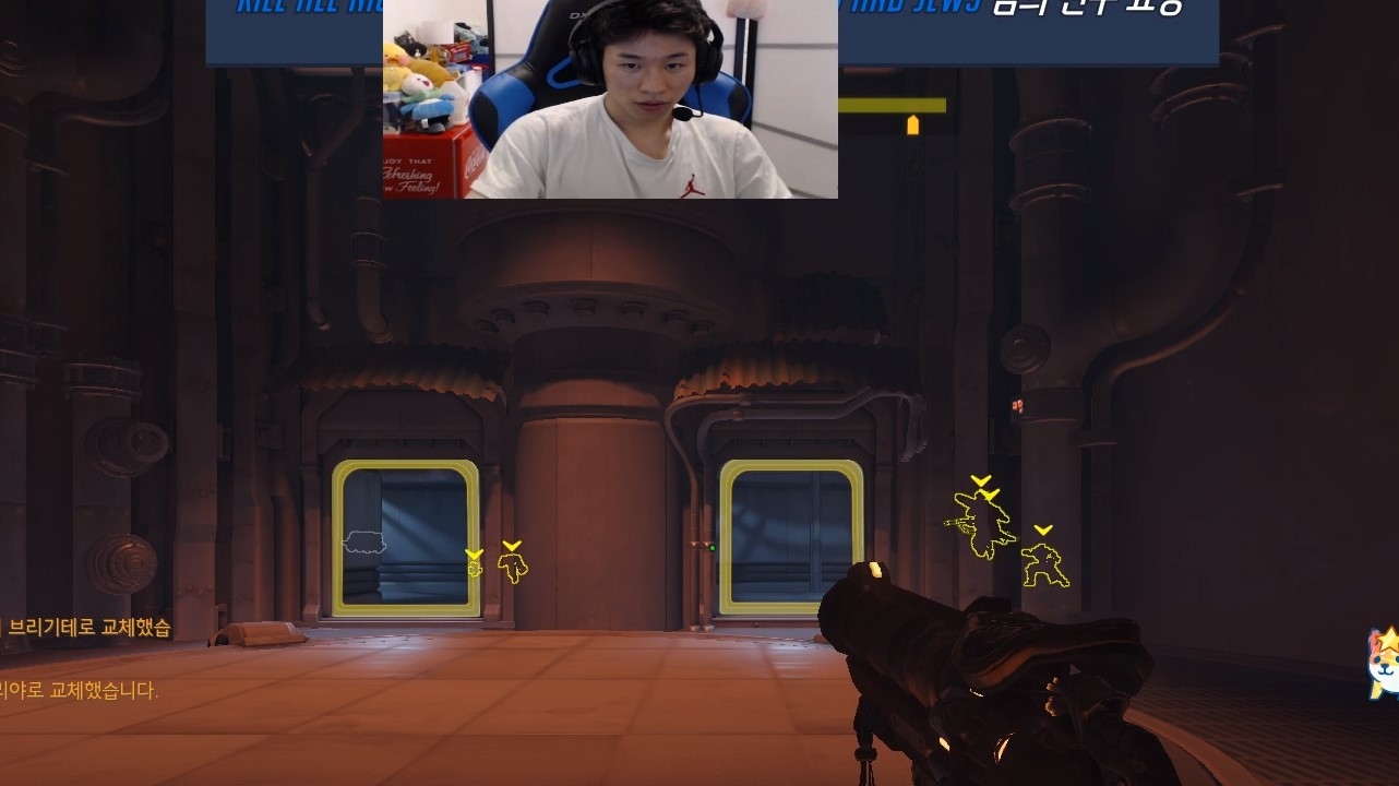 Streamer του Overwatch κάλυψε τα ρατσιστικά μηνύματα που δεχόταν με το πρόσωπό του