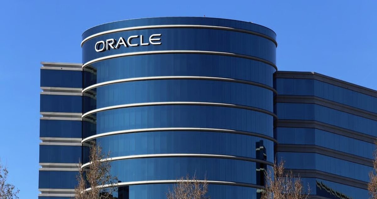 Η Oracle απέλυσε 30.000 εργαζόμενους με ένα email για να επενδύσει στο AI!