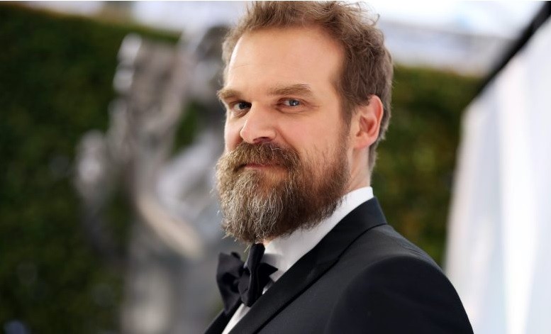 Ο David Harbour του Stranger Things είχε "καεί" σε World of Warcraft και Sims