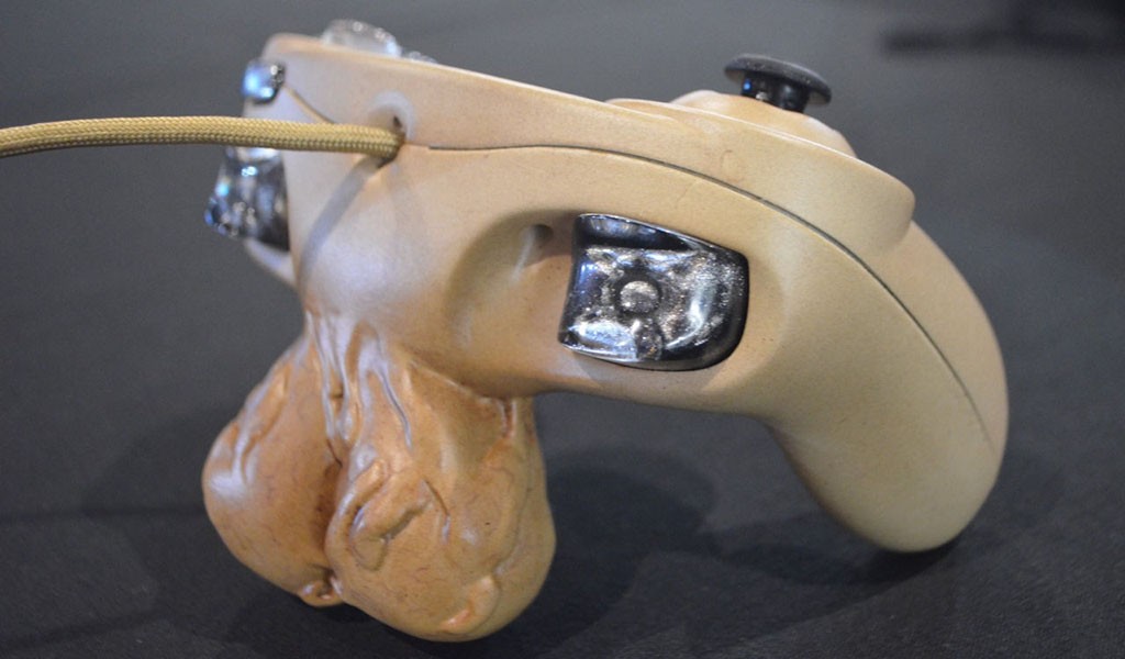 Ένα Gamecube controller σε σχήμα ανδρικών γεννητικών οργάνων δόθηκε δώρο σε τουρνουά Among Us