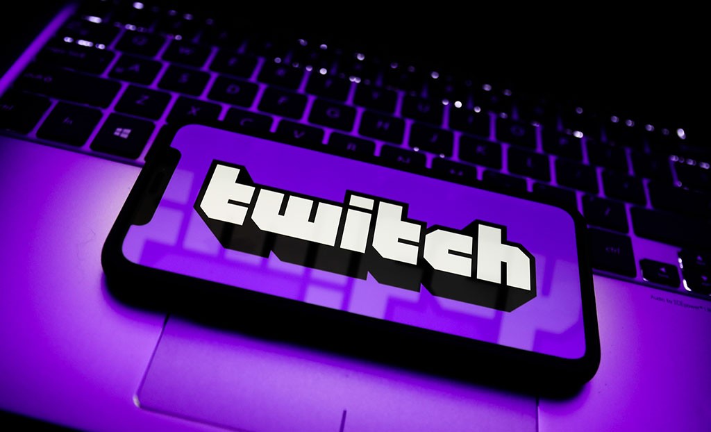 Το Twitch θα σας χρεώνει έως 100 ευρώ για να βάλετε ένα μήνυμά σας στο chat ως ανακοίνωση Το Twitch θα σας χρεώνει έως 100 ευρώ για να βάλετε ένα μήνυμά σας στο chat ως ανακοίνωση