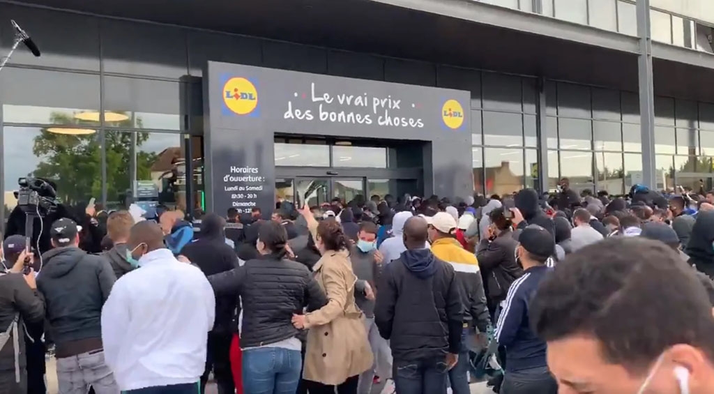 Τα LIDL στη Γαλλία πουλάνε το PS4 στα 95 ευρώ