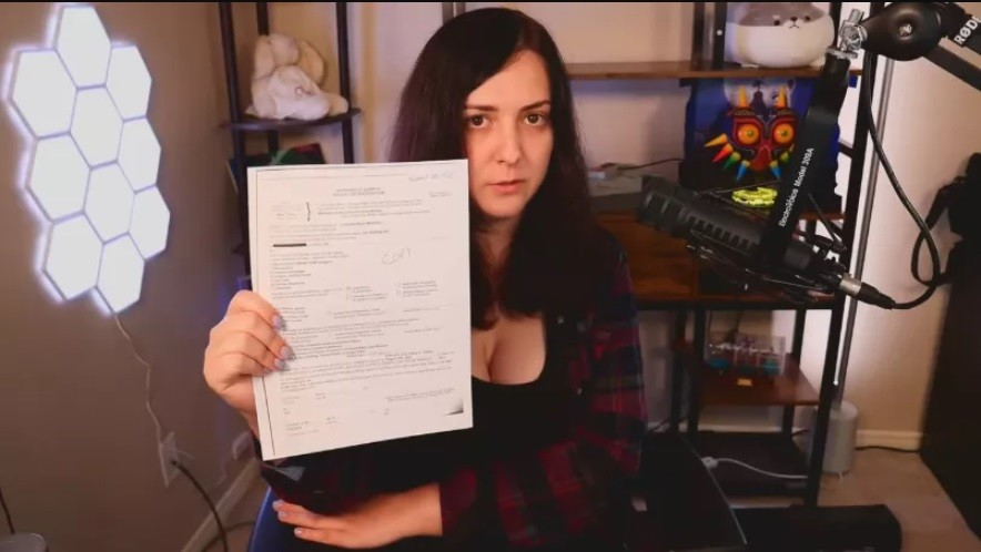 Η τραvς streamer Clara Sorrenti (Keffals) δέχθηκε φάρσα swatting Η τραvς streamer Clara Sorrenti (Keffals) δέχθηκε φάρσα swatting
