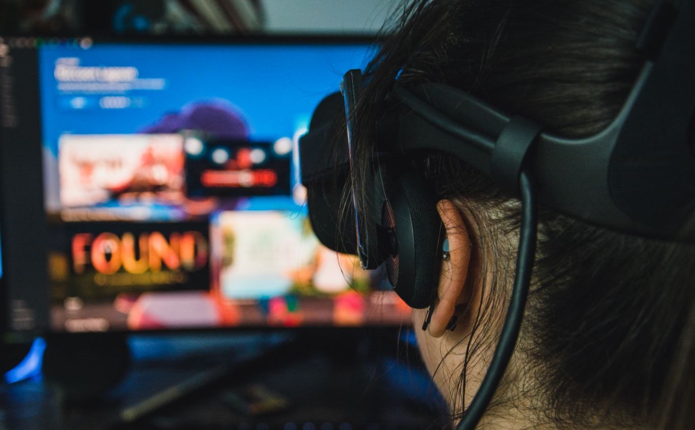 Πέντε gadgets που θα σας βάλουν στο online gaming το 2022 Πέντε gadgets που θα σας βάλουν στο online gaming το 2022