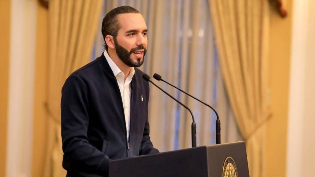 Ο πρόεδρος του El Salvador έκανε νόμιμες τις συναλλαγές με bitcoin και ενδέχεται να μεγαλώσει το εθνικό χρέος της χώρας Ο πρόεδρος του El Salvador έκανε νόμιμες τις συναλλαγές με bitcoin και ενδέχεται να μεγαλώσει το εθνικό χρέος της χώρας