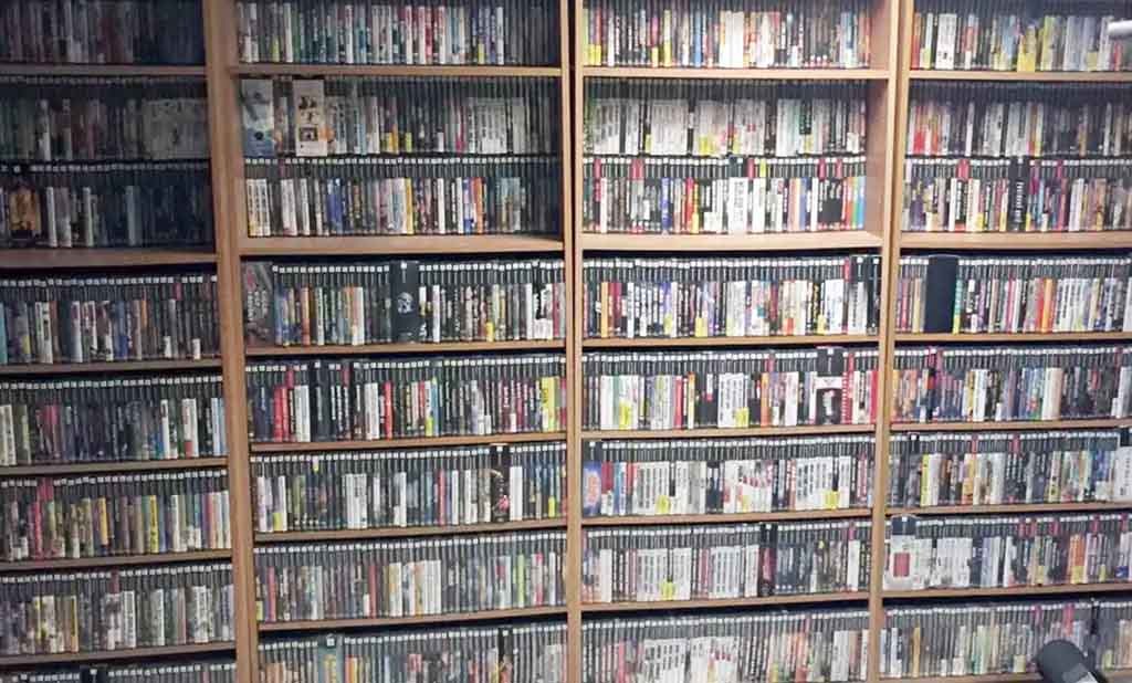 Αμερικανός ξόδεψε 40.000 δολάρια για 1.900 PS2 games ώστε να κάνει upload τα manuals Αμερικανός ξόδεψε 40.000 δολάρια για 1.900 PS2 games ώστε να κάνει upload τα manuals