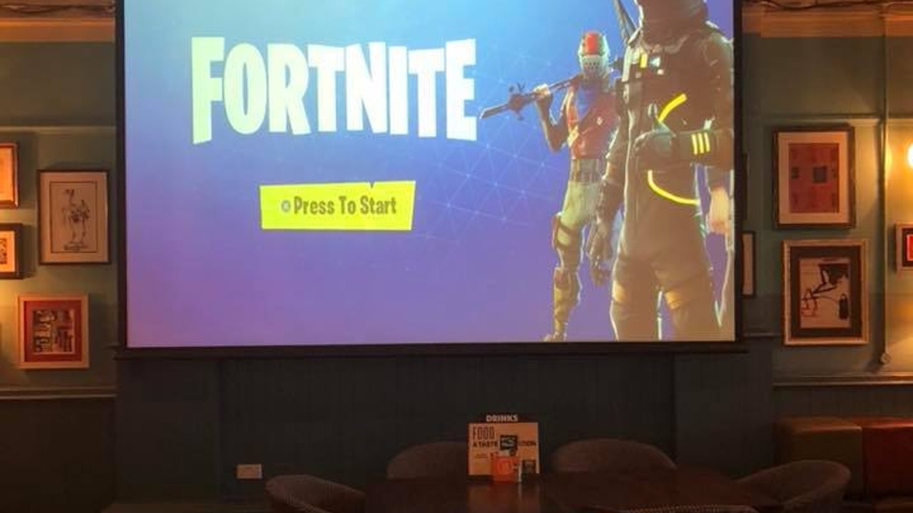 Pub στην Αγγλία κερνάει ποτά όσους θαμώνες κερδίσουν στο Fortnite