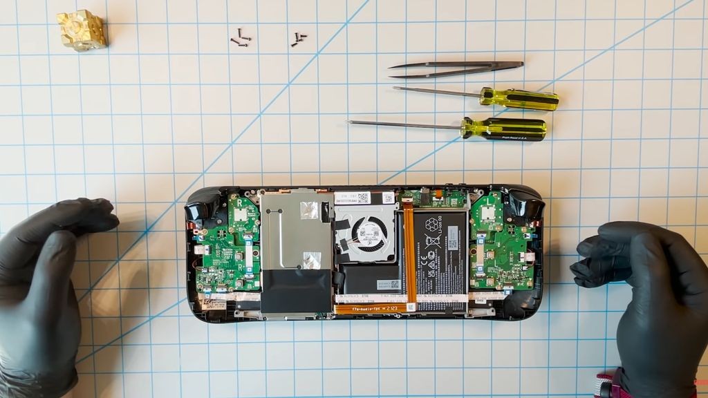 H Valve δημοσίευσε βίντεο παρουσιάζοντας το εσωτερικό του Steam Deck