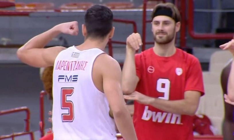 Οι Γιαννούλης Λαρεντζάκης και Τζορτζ Πάπας του Ολυμπιακού παίζουν Call of Duty ("Ξύπνα βρε μλκ!")