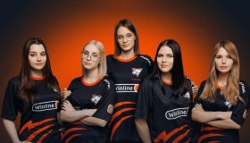 counter-strike-2-ladies-women-pro-player