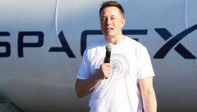 Ο Elon Musk πιθανόν δεν θα κάνει μήνυση στο παιχνίδι Mars is Flat που τον απεικονίζει