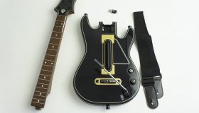 Η Harmonix πίστευε αρχικά ότι το Guitar Hero controller ήταν χαζό