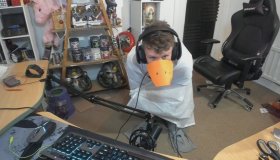 Ένας streamer μετέτρεψε τον εαυτό του σε Untitled Goose controller