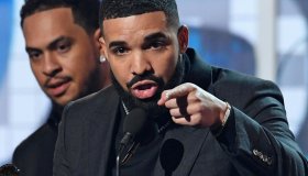 O Drake υπογράφει συμβόλαιο με την livestreaming πλατφόρμα Caffeine