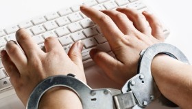 Η Ευρωπαϊκή Ένωση ψηφίζει νόμο που λογοκρίνει οτιδήποτε ανεβάζουμε στο Internet