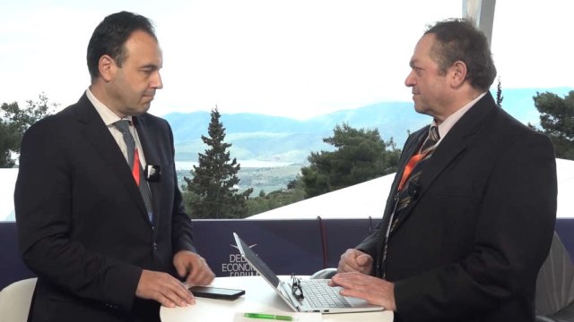 ellada-telos-i-anonymia-sta-social-media